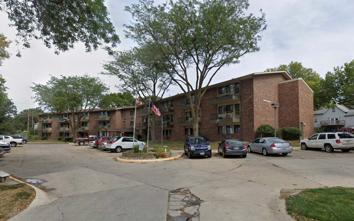 oakwood manor img 001